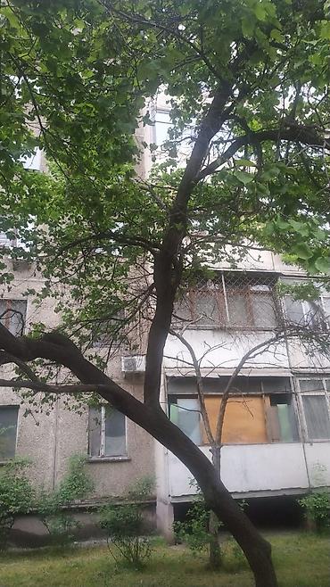 старые квартиры: 4 комнаты, 78 м², 105 серия, 1 этаж, Старый ремонт — 2