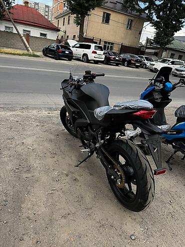 Мотоциклы: Спортивный мотоцикл в матовом черном цвете. Оснащен обтекателем и at lalafo.kg — 4 Мотоциклы: Спортивный мотоцикл в матовом черном цвете. Оснащен обтекателем и — 4