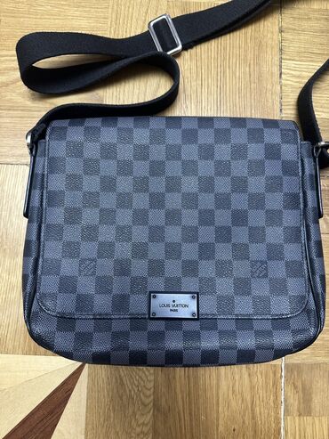 зажимы для денег: Çiyin çantası, Louis Vuitton, Yeni