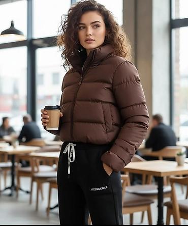ugg cizmi: Kratka ženska puffer jakna – braon - Moderan, kratki kroj do struka — 1