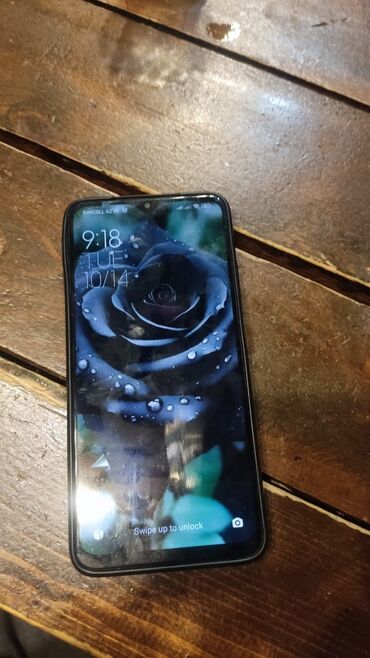 дисплеи на телефон fly: Smartfon – 6.2–6.4 düymlük tam ekranlı displey, ön hissədə damla tipli
