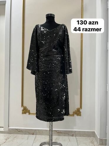 velür qadın şap şapları: Qara rəngli, parıltılı payetli gecə donu. - Siluet: dizdən bir qədər at lalafo.az velür qadın şap şapları: Qara rəngli, parıltılı payetli gecə donu. - Siluet: dizdən bir qədər