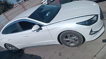 2022: Hyundai Sonata: 2022 г., Седан — 5