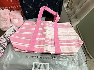 личные веши: Набор аксессуаров Victoria’s Secret Состав: - Дорожная/спортивная — 4