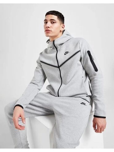 продаю в связи переездом: Мужской костюм, L (EU 40), Nike, Б/у, цвет - Серый, Самовывоз