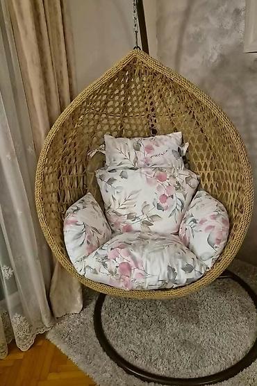 Ostali nameštaj: Jastuk jaje ljuljasku
4500 din
👑 — 2