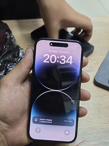 apple studio: IPhone (14 Pro, цвет «черный титан») Полностью родной. Акб 86%родной — 6