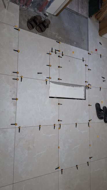 Укладка плитки: Подготовка стен для грунтовки, Резка плитки, Гидроизоляционные работы | Керамическая плитка, Керамогранитая плитка, Мозаичная плитка | Горизонтальная укладка, Раскладка в разбежку, Раскладка ковром Больше 6 лет опыта — 21