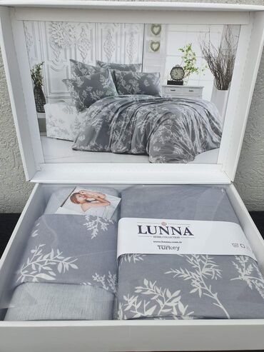 Posteljina: LUNA POSTELJINE CENA: 3100 DIN Materijal: 100% pamuk Komplet — 6