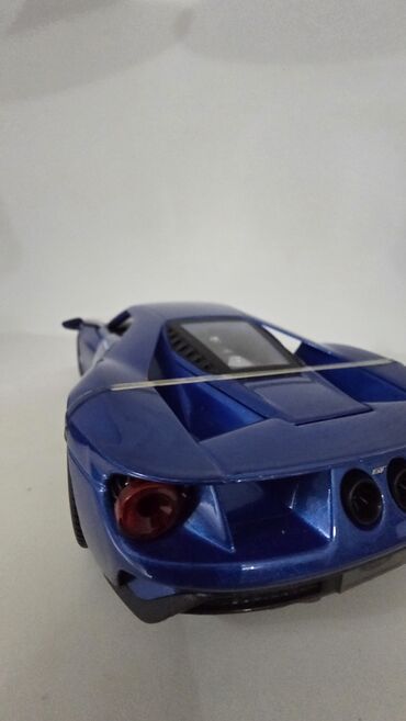 Модели автомобилей: Модель автомобиля Ford GT — коллекционная масштабная реплика в синем — 7