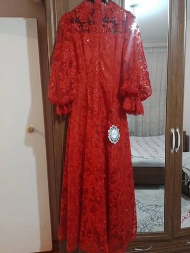 Вечерние платья: Вечернее платье, А-силуэт, Длинная модель, С рукавами, С пайетками — 3