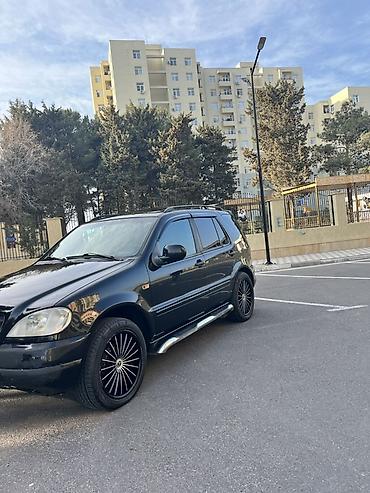 Mercedes-Benz: Mercedes-Benz ML 320: 3.2 l | 2000 il Ofrouder/SUV — 3