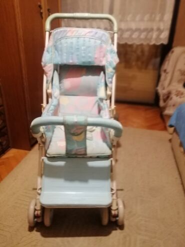 za bebe stvari: Prodajem nova dečija kolica.