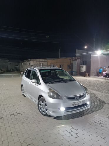 примера бампер: Honda Fit: 2001 г., 1.3 л, Вариатор, Бензин, Универсал