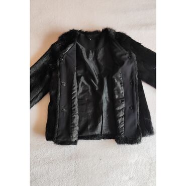 Krzneni kaputi: Crna bundica od veštačkog krzna. Veličina odgovara S/M. Savrseno na lalafo.rs — 7 Krzneni kaputi: Crna bundica od veštačkog krzna. Veličina odgovara S/M. Savrseno — 7