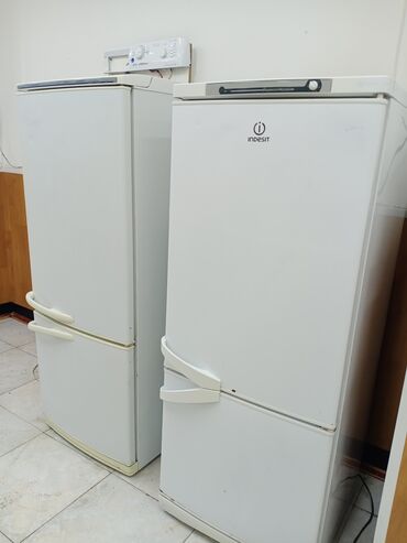 Холодильники: Холодильник Indesit, Б/у, Двухкамерный, 600 * 1500 *