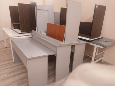 Ofis masaları: İşlənmiş, İşçi üçün, Dördbucaq masa
