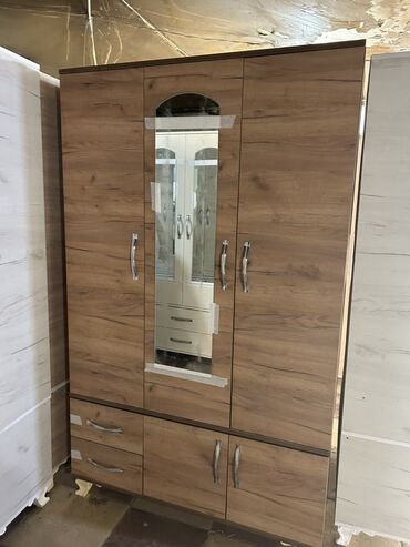 Dolablar: Açılan, 3 qapılı Düz dolab, Qarderob, paltar dolabı — 9