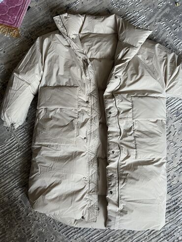 детская зимняя куртка: Куртка зимняя, очень качественная и тёплая, двухсторонняя . Длинна