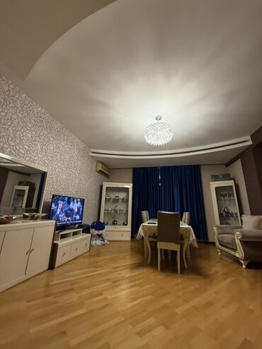 Qonaq otağı dəstləri: Qonaq otağı üçün mebel dəsti Tərkibi: - Geniş güzgülü bufet: 4 — 6