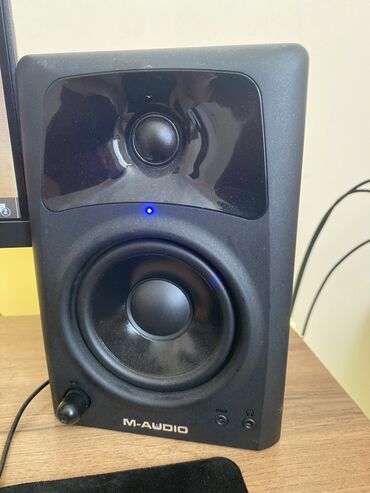 Аудиотехника: Продаю колонки M Audio AV42 +сабвуфер microlab в подарок с