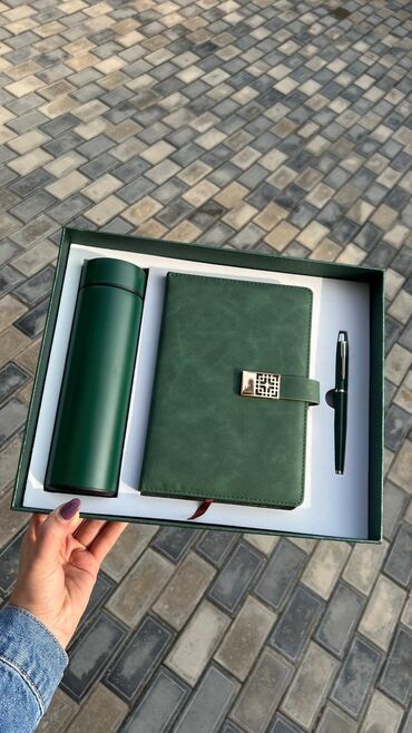 Reklam, çap: Hədiyyə dəstləri – yazı və not dəftəri temalı premium qutular 1) — 12