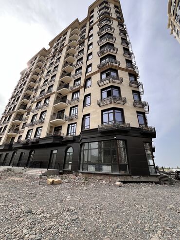 Офисы: Сдаю Офис, 180 м², В жилом комплексе, С видом на горы, 1 линия