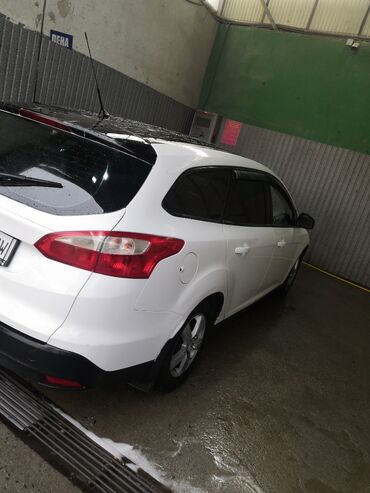 мерседес т 1: Ford Focus: 2014 г., 1.6 л, Механика, Бензин, Универсал