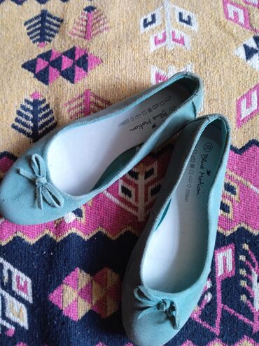 Tuflilər: Qadın ayaqqabıları – 2 cüt 1) Rəng: açıq şampan/metalik bej. - — 4