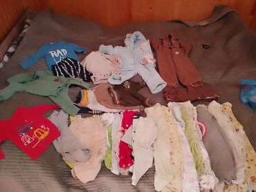 детские кроссовки на танкетке: Продам два пакета вещей для мальчика, на рост 62-74
