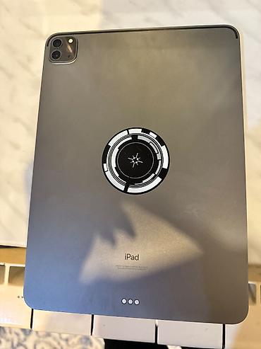 ipad 11 pro m4: İpad satılır Deyerinden ucuz Hec bir problemi yoxdur Üzerində — 2
