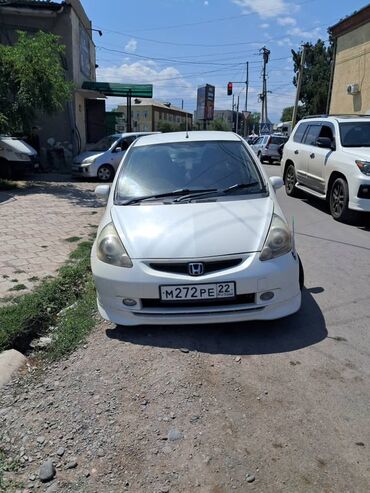 машина субару форестер цена: Honda Fit: 1.3 л, Автомат, Бензин, Хэтчбэк