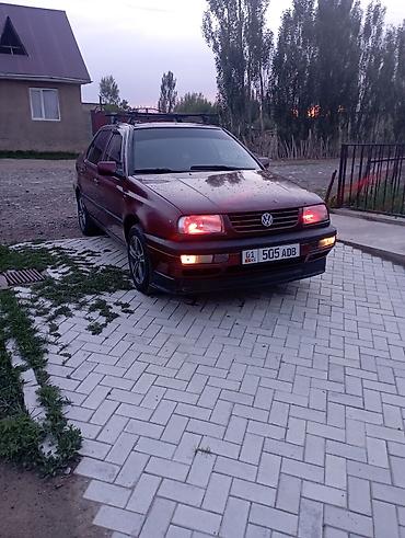 Volkswagen: Volkswagen Vento: 1993 г., 1.8 л, Седан — 2