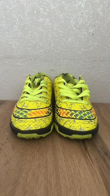 Butslar: Uşaq futbol butsası – turf/mini-futbol üçün - Rəng: neon sarı, qara — 2