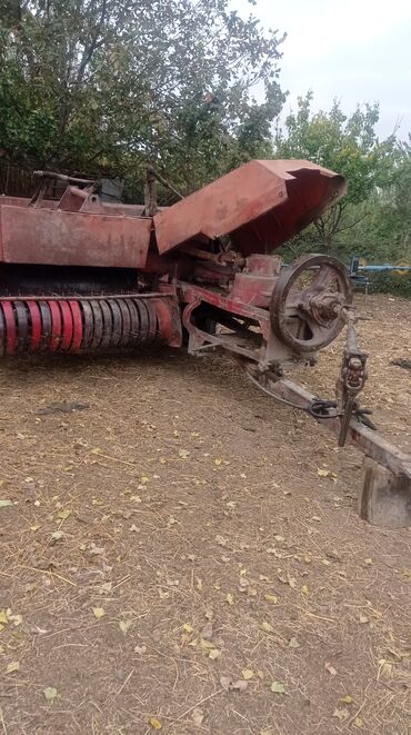 Traktorlar: Belarus MTZ tipli traktor - Korpus: kabinəli, mavi-qara rəng sxemi — 11