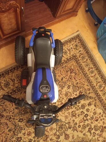 Qaşıqlar: Uşaqlar üçün nəzərdə tutulmuş bu elektrikli motosiklet, balacalar üçün