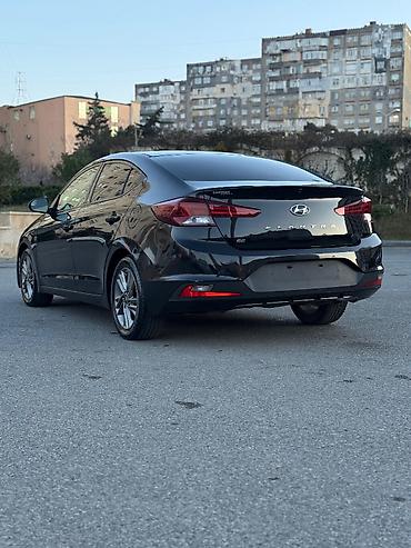 Hyundai: Hyundai Elantra: 2 l | 2019 il Sedan — 4