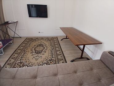 Посуточная аренда домов: 100 м², 4 комнаты — 6