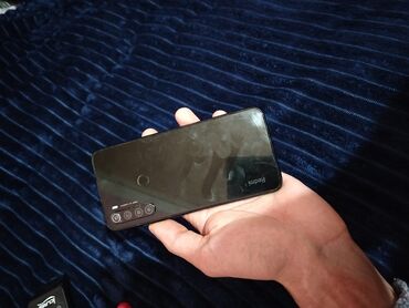 texno spark 10: Note 8 uz şuşesinde biraz Cat. var isllemeyine prablem yaradmir