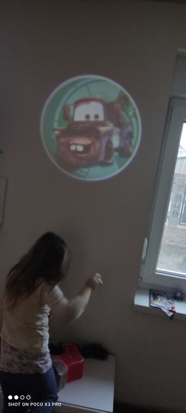 Ostale igračke: Dečiji satić projektor Satić sa projektorom dolazi sa baterijama Na na lalafo.rs — 12 Ostale igračke: Dečiji satić projektor Satić sa projektorom dolazi sa baterijama Na — 12