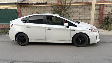 small car: Toyota Prius: 2012 г., Гибрид, Хэтчбэк — 3