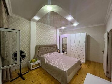 azadliq bagcali evler: Поселок Бинагади 4 комнаты, 150 м², Свежий ремонт