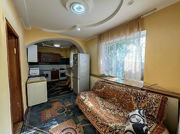 Продажа коттеджей и домов: ПРОДАЁТСЯ : ДОМ САРУЙСКАЯ / ВАСИЛЬЕВА На участке два дома Общая — 4