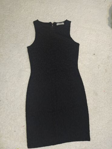 duga haljina na preklop: Pull and Bear M (EU 38), color - Black, Evening, With the straps