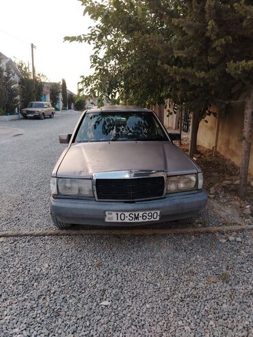 Mercedes-Benz 190 (W201): 2 л | 1992 г. Седан