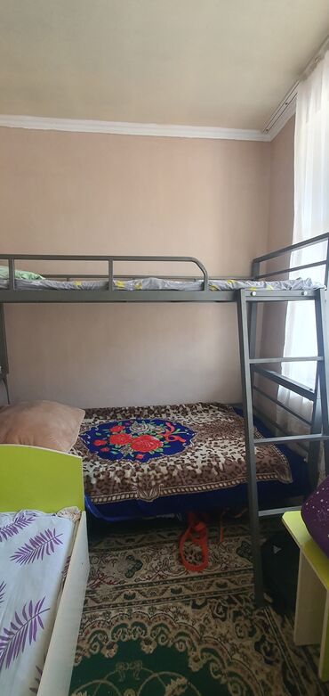 колдонулган эмерек: Двухъярусная детская кровать, Б/у, Железо, цвет - Серый
