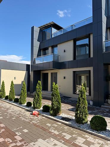 таунхаусы в бишкеке: 6 комнат и более, 260 м², 2 соток, Киргизия 1 Газ, Канализация — 1