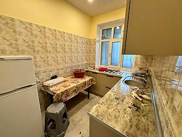 ev kirayesi: Bakıxanov qəsəbəsi Stimul Hospitalın 80 nömrəli məktəbin yaxınlığı 3 — 5