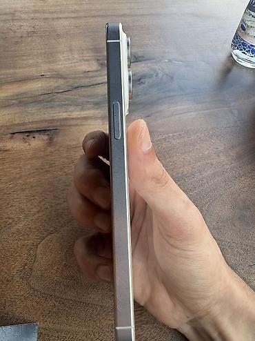 iphone 15 pro max baki: IPhone 15 Pro Max, 256 GB, White Titanium, Face ID, Barmaq izi, Simsiz şarj — 2
