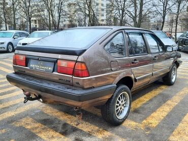 Volkswagen: Volkswagen Passat: 1987 г., 1.8 л, Механика, Бензин, Хэтчбэк